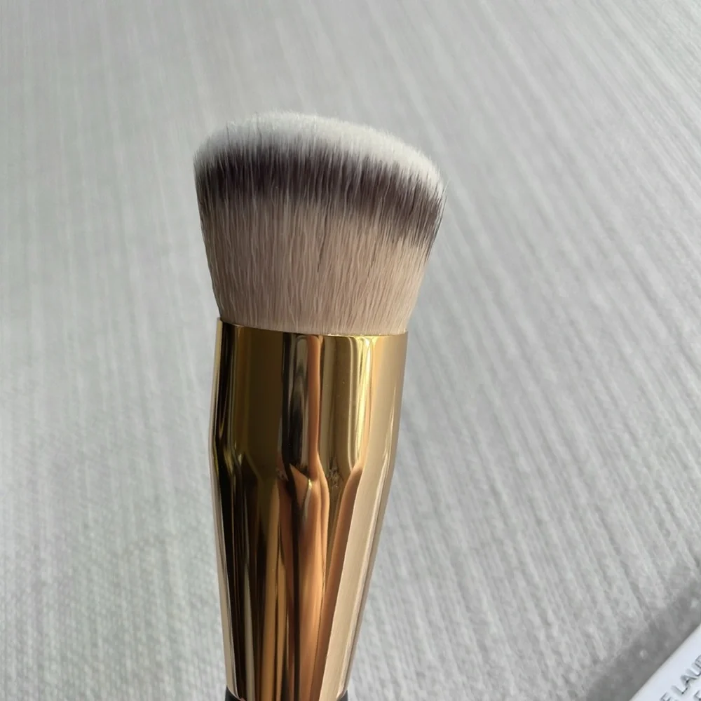 Estee Lauder Foundation Blender Brush - new!